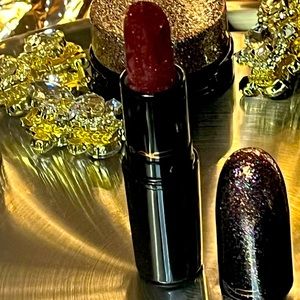 COPY - Mac Cosmetics Lipstick Kiss of Stars Walk of Flame
